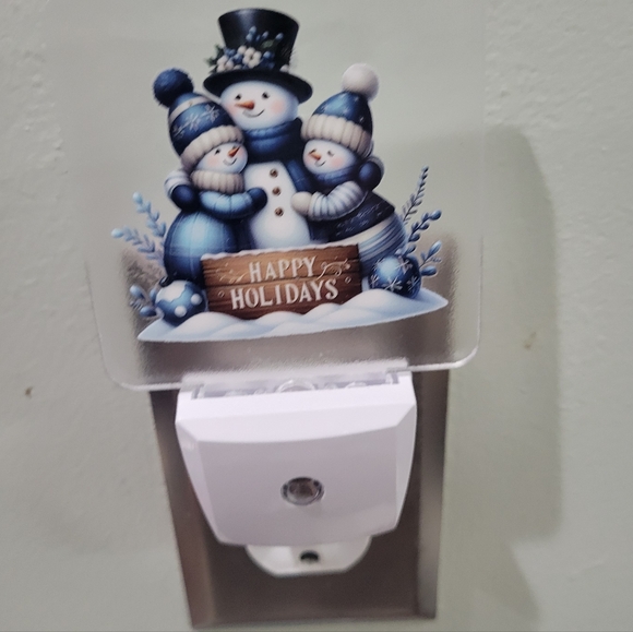 Hand Crafted Blue and White Snowman Night Light - Picture 2 of 4